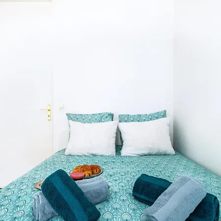 Appartement Cosy & Spacieux, Paris 10 Min + Parking Prive.