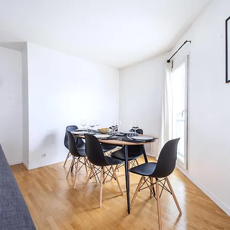 Cosy & Spacieux, Paris 10 Min + Parking Prive. Appartement Saint-Ouen (Seine-Saint-Denis)
