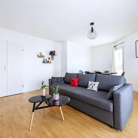 Cosy & Spacieux, Paris 10 Min + Parking Prive. *