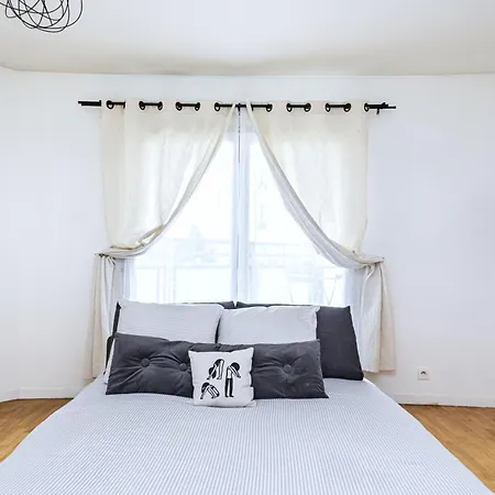 Cosy & Spacieux, Paris 10 Min + Parking Prive. Appartement Saint-Ouen (Seine-Saint-Denis)