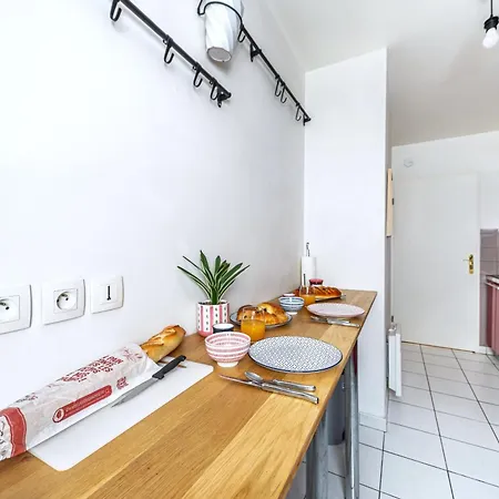 Cosy & Spacieux, Paris 10 Min + Parking Prive. Saint-Ouen (Seine-Saint-Denis)